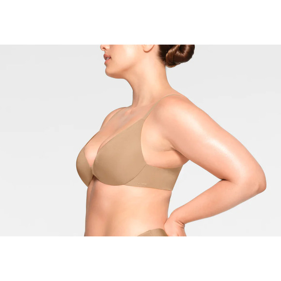 Skims Wireless Form Super Push Up Bra - Picture 4 of 5